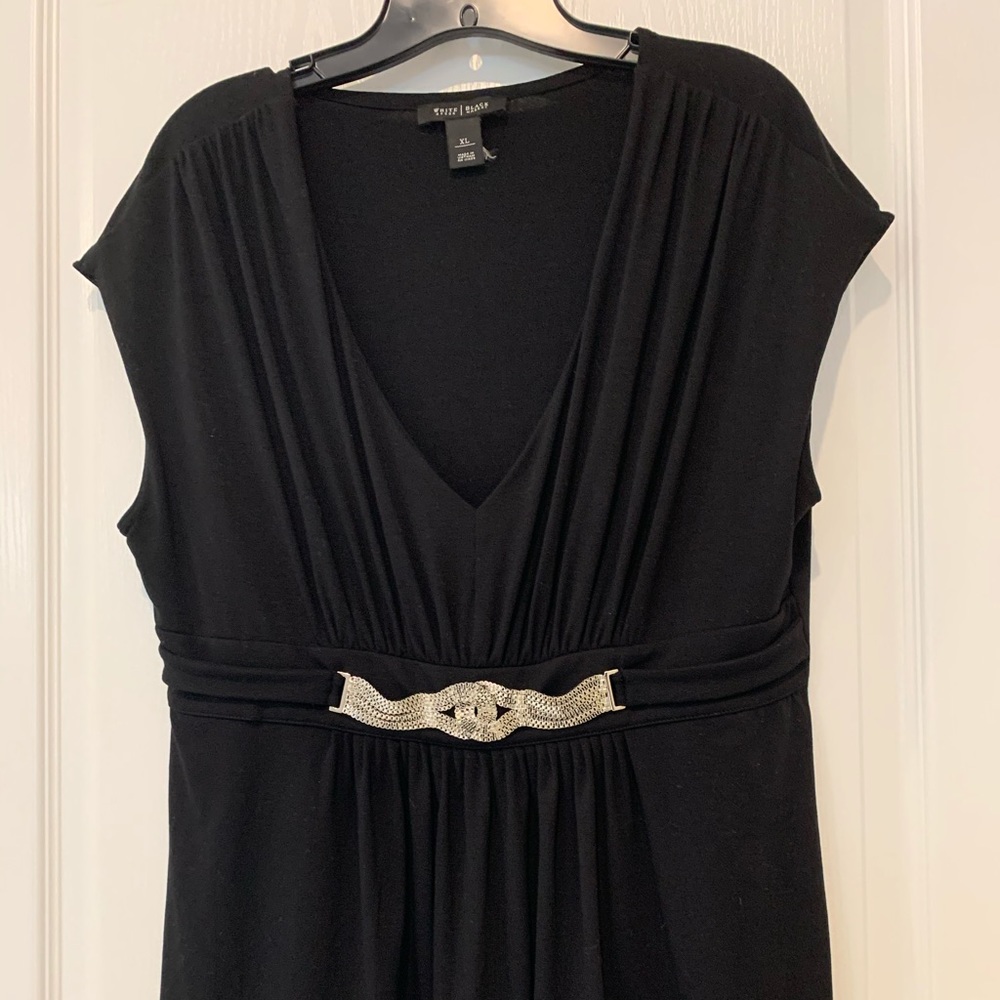 White House Black Market. Top,shirt, blouse with bling. size XL